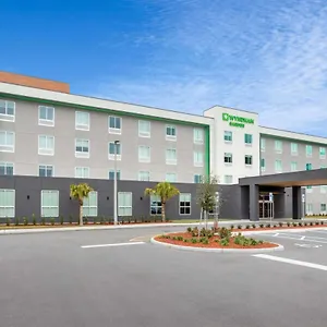 Wyndham Garden Airport - Free Airport Shuttle Hotel