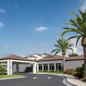 Courtyard By Marriott Airport Hotel
